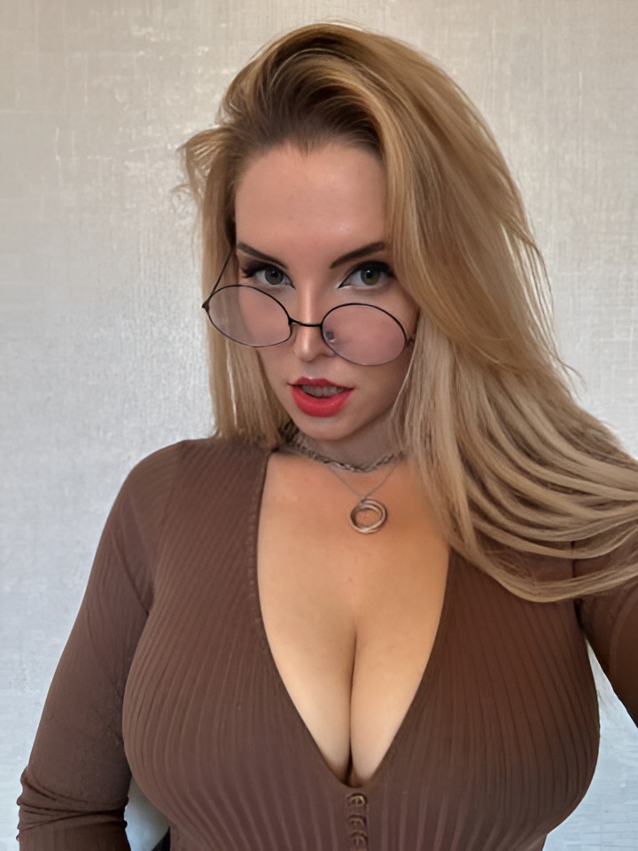 Даша привлекальеная девушка из Михайловки цена от 5000 руб