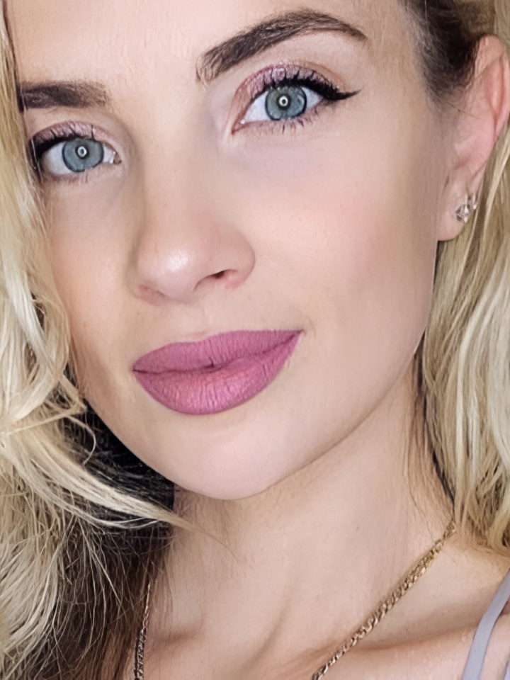 Ефросинья привлекальеная девушка из Михайловки цена от 3000 руб