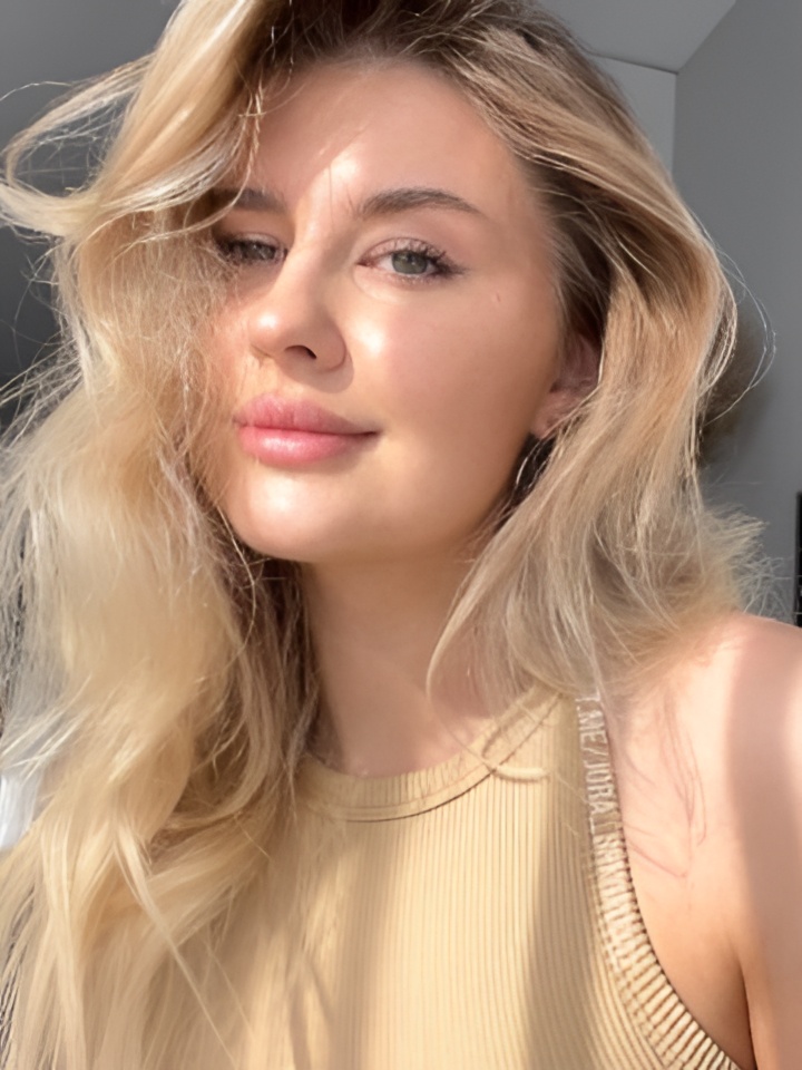 Эсмеральда привлекальеная девушка из Михайловки цена от 1500 руб