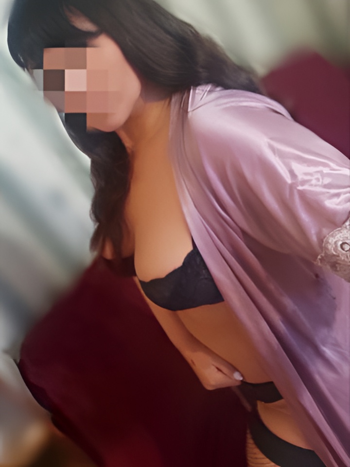 Ксения привлекальеная девушка из Михайловки цена от 2000 руб