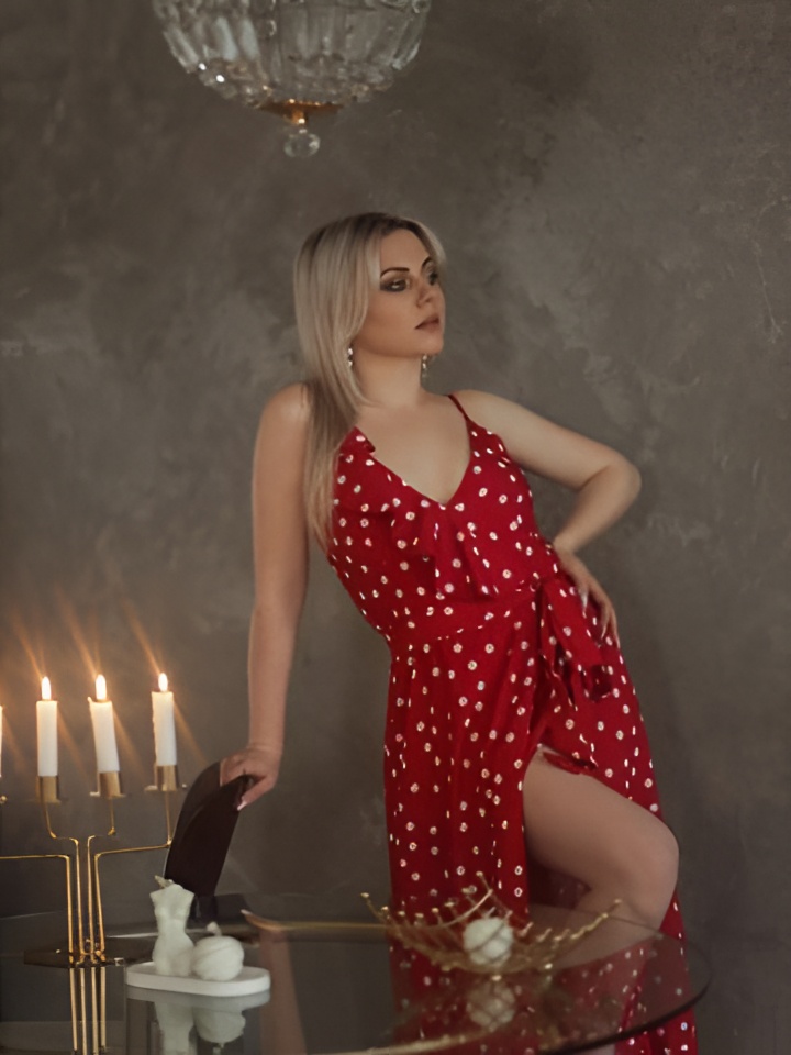 Варвара привлекальеная девушка из Михайловки цена от 1500 руб