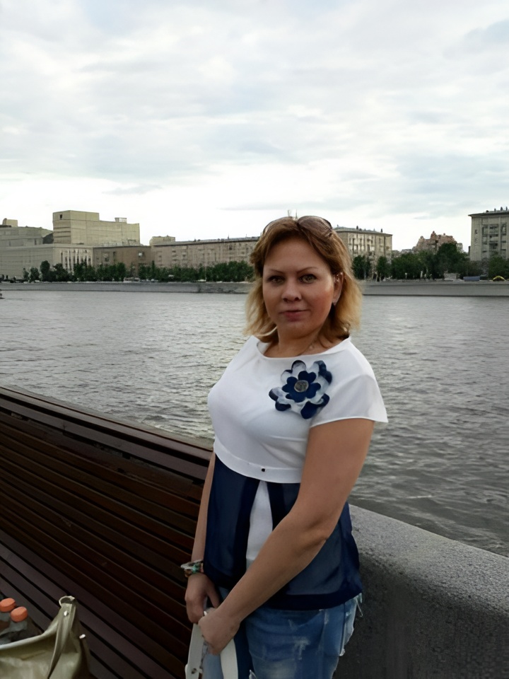 Виктория привлекальеная девушка из Михайловки цена от 3000 руб