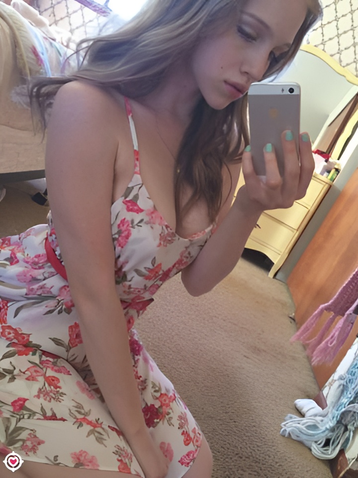 Зоя привлекальеная девушка из Михайловки цена от 1500 руб