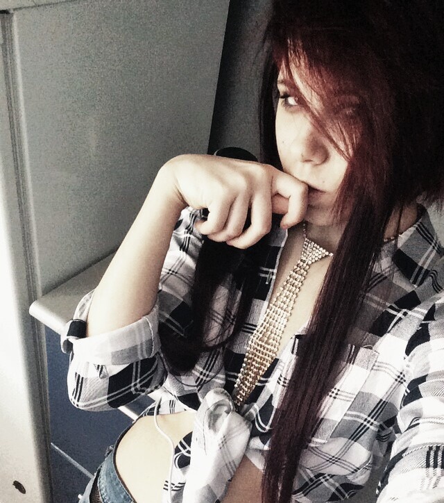 Милана привлекальеная девушка из Михайловки цена от 3000 руб