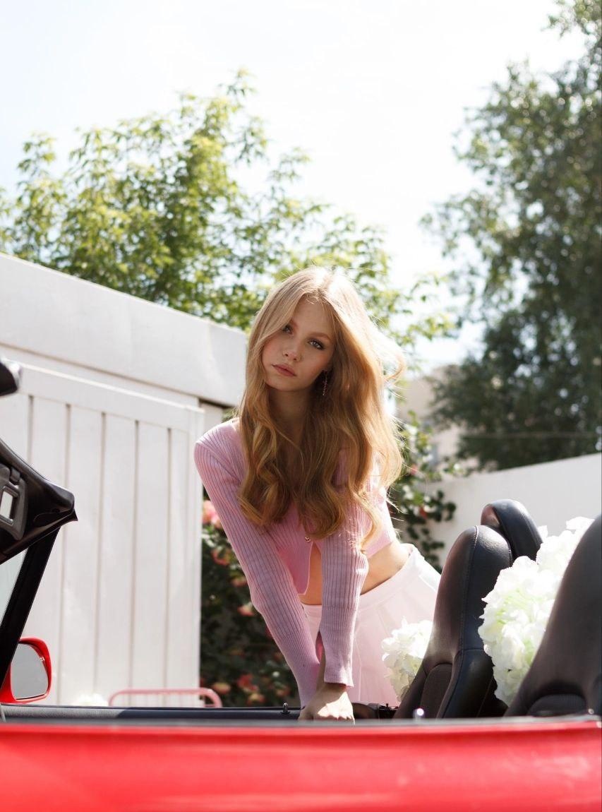 Надежда привлекальеная девушка из Михайловки цена от 7000 руб