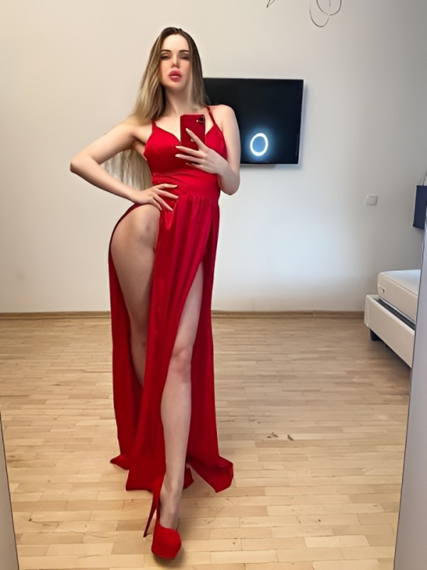 Олеся привлекательная девушка из Михайловки цена от 5000 руб