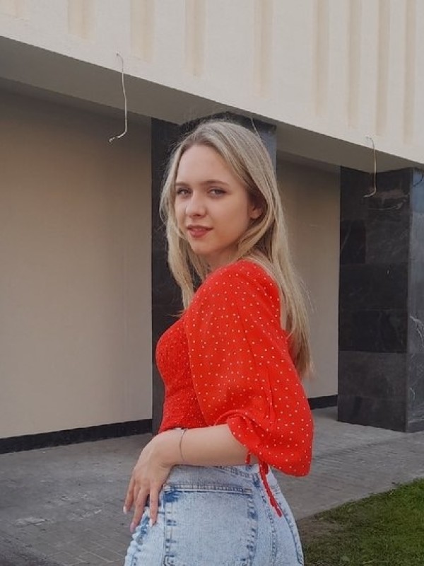 Юлия привлекательная девушка из Михайловки цена от 3000 руб