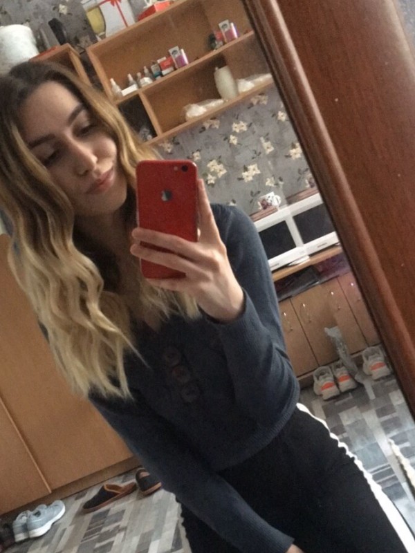 Лада привлекательная девушка из Михайловки цена от 3500 руб