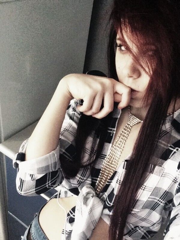 Милана привлекательная девушка из Михайловки цена от 3000 руб