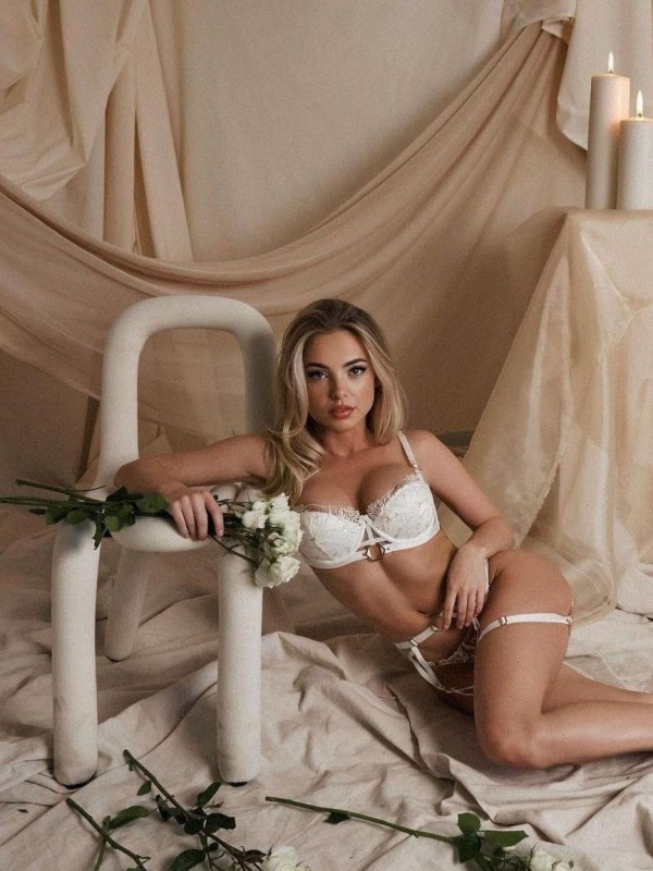 Галина привлекательная девушка из Михайловки цена от 10000 руб